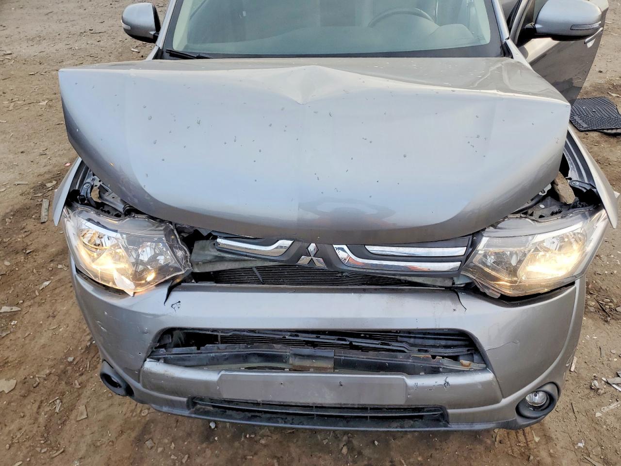 2014 MITSUBISHI OUTLANDER SE photo 12