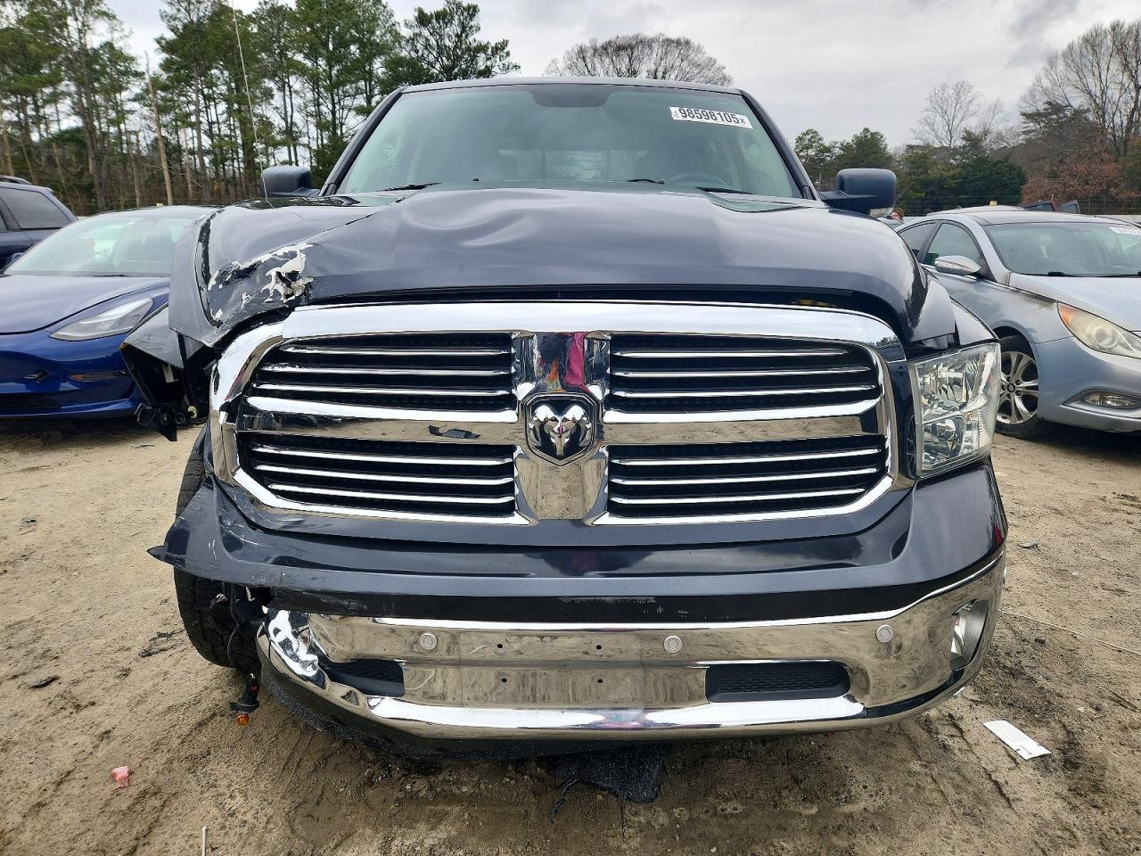 2017 RAM 1500 SLT photo 5