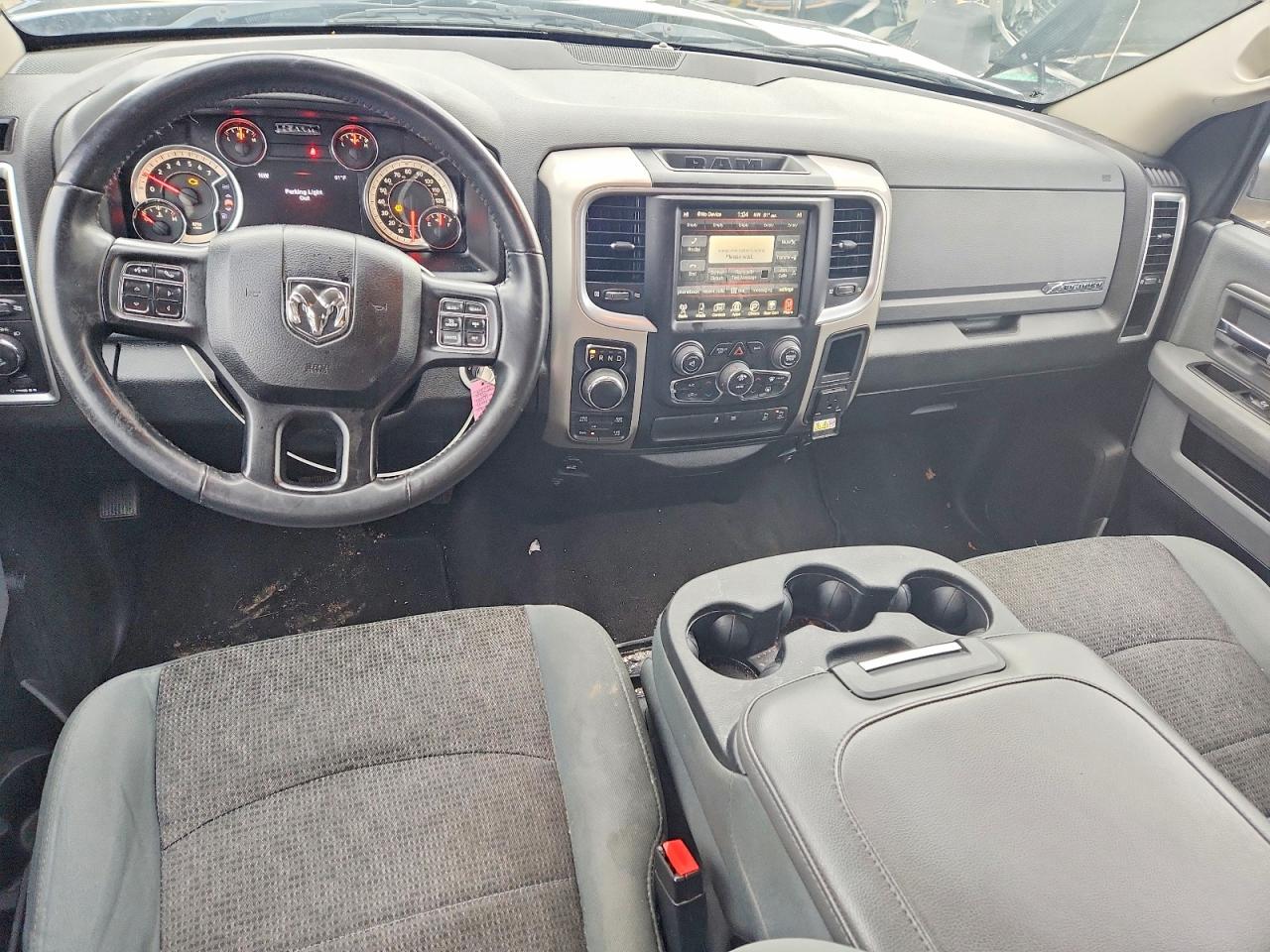 2017 RAM 1500 SLT photo 8