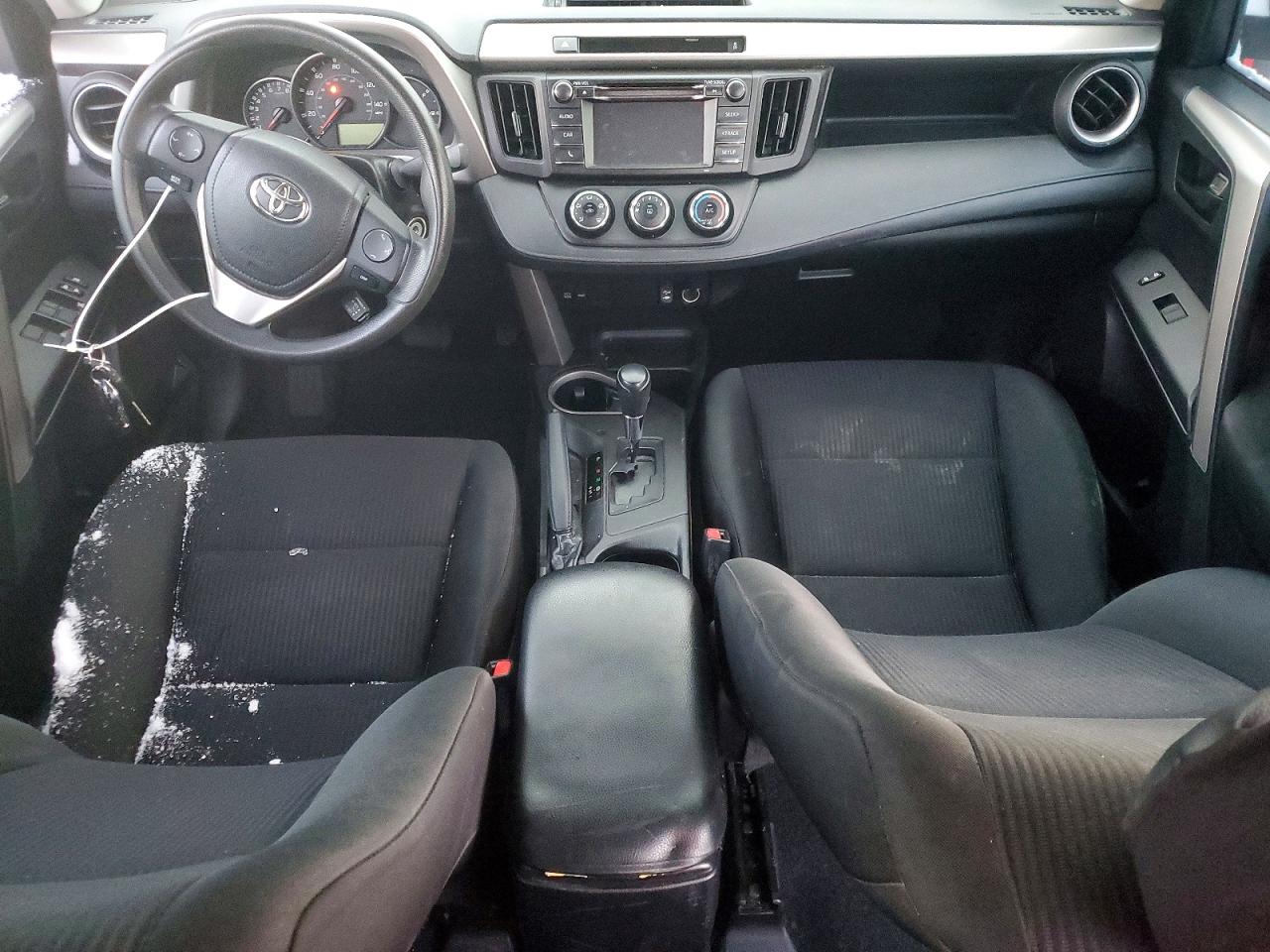 2016 TOYOTA RAV4 LE photo 8