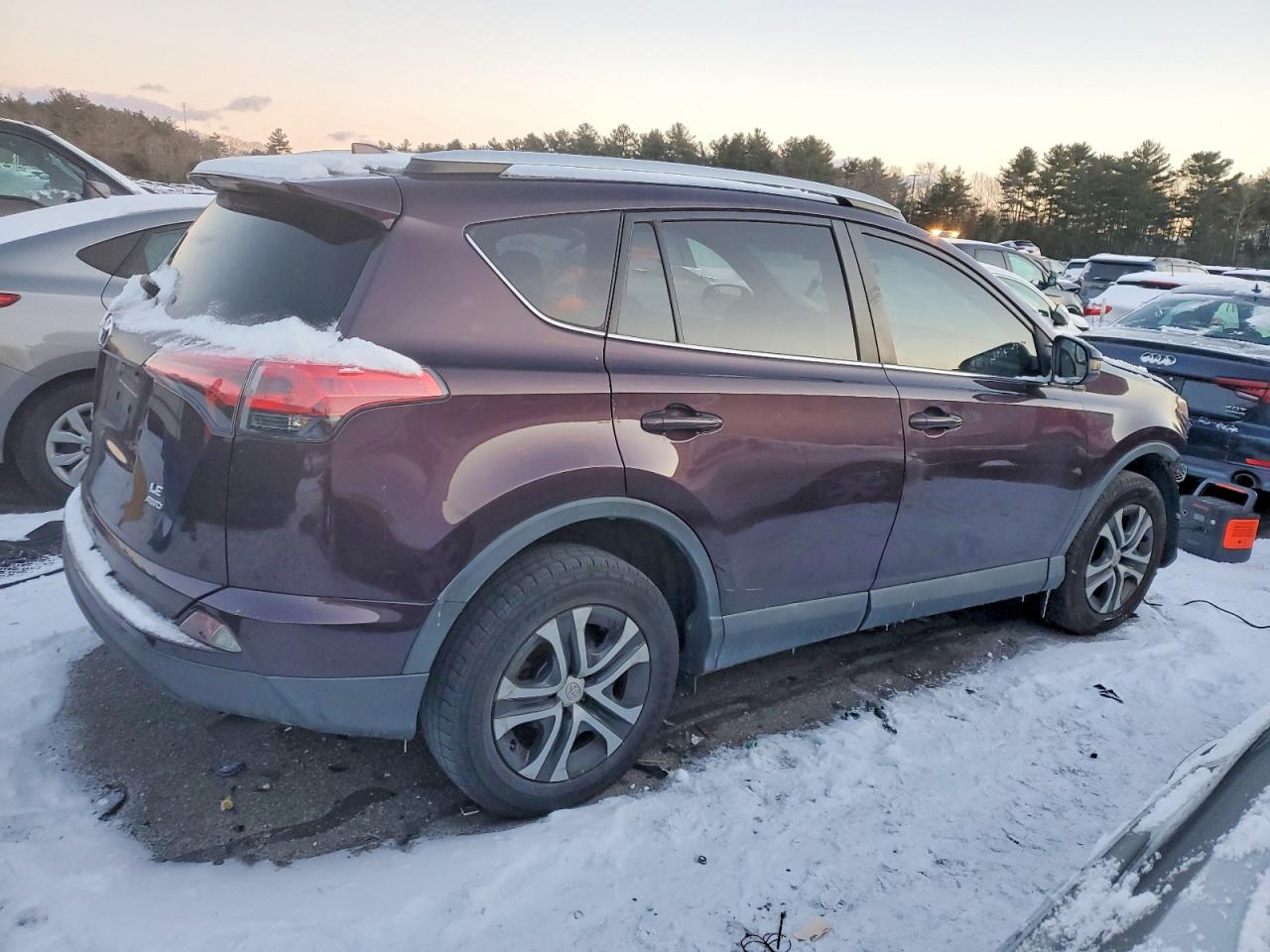 2016 TOYOTA RAV4 LE photo 3