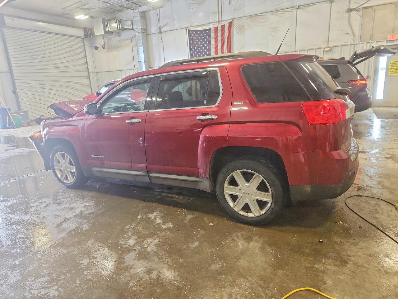 2012 GMC TERRAIN SLT photo 2