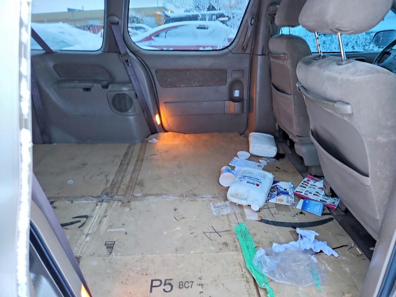 2003 TOYOTA SIENNA LE photo 11