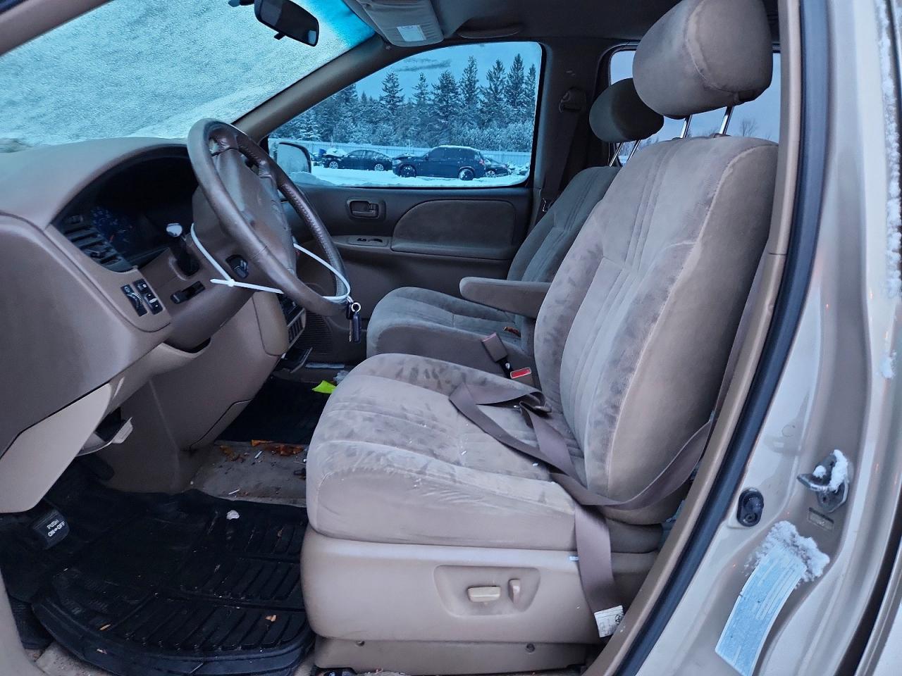 2003 TOYOTA SIENNA LE photo 7