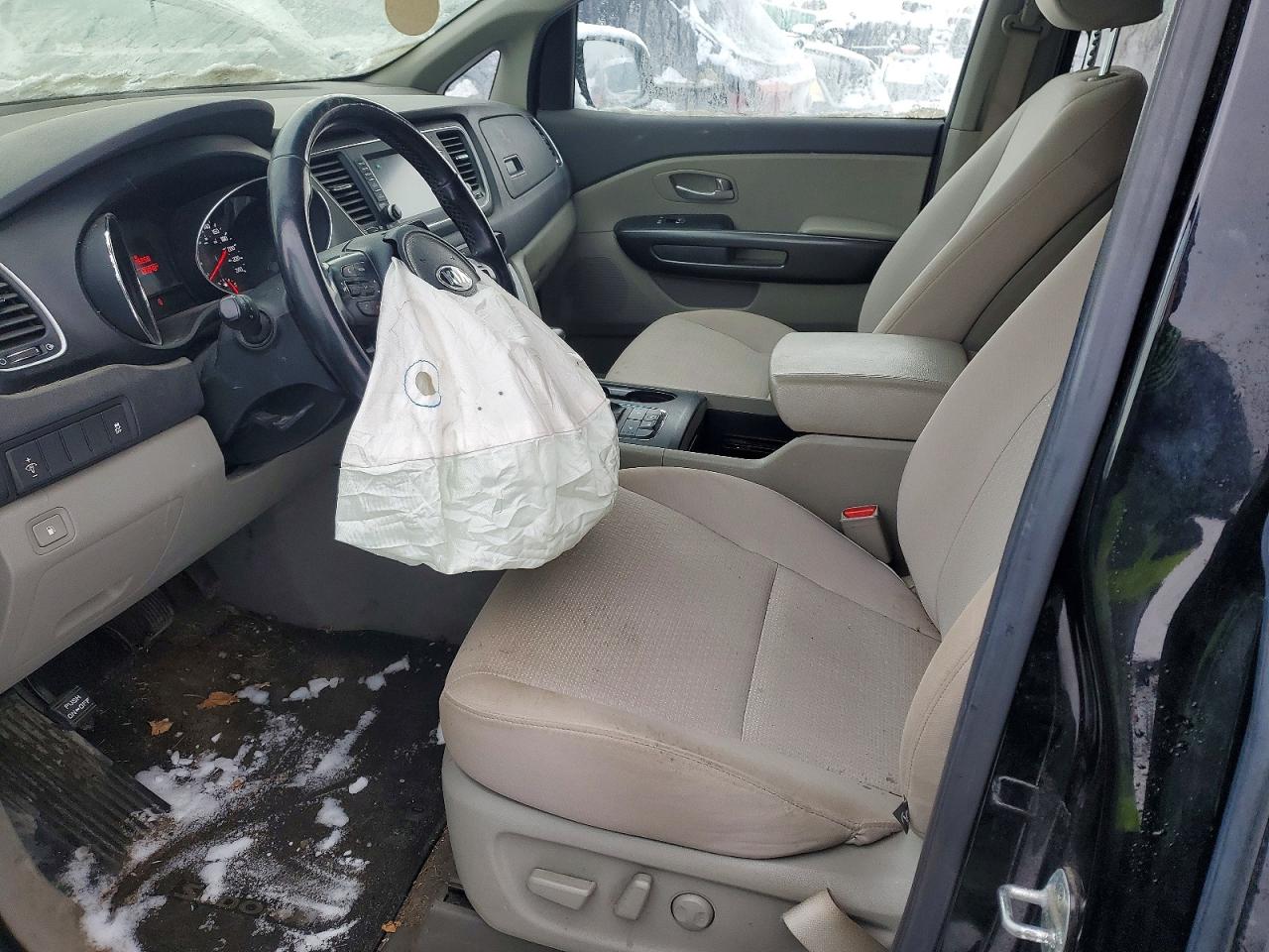 2018 KIA SEDONA LX photo 7