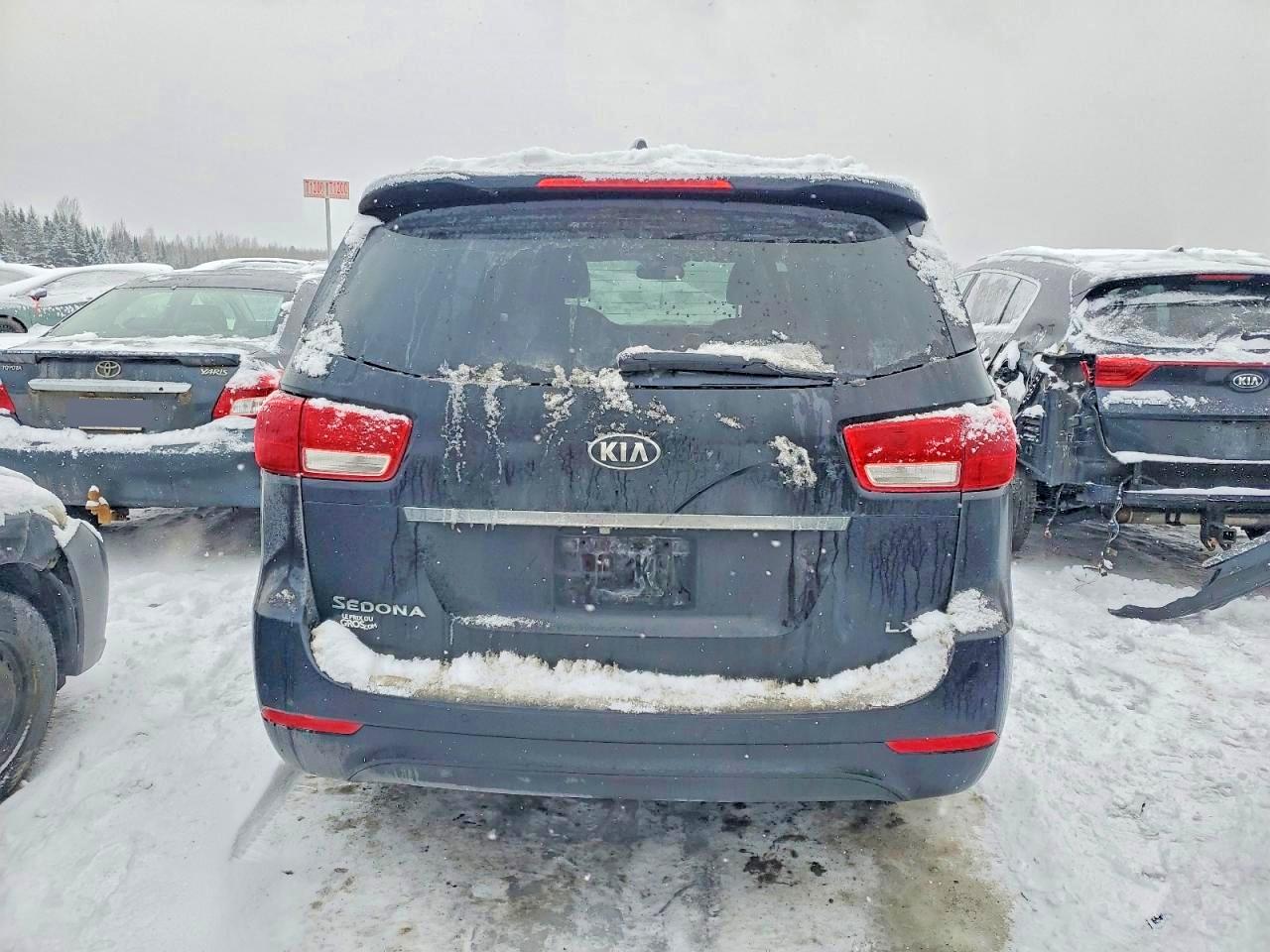 2018 KIA SEDONA LX photo 6