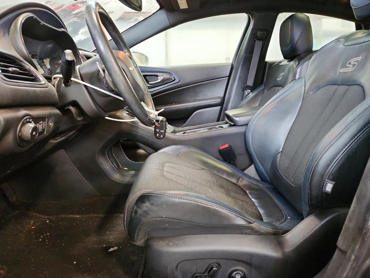 2016 CHRYSLER 200 S photo 7