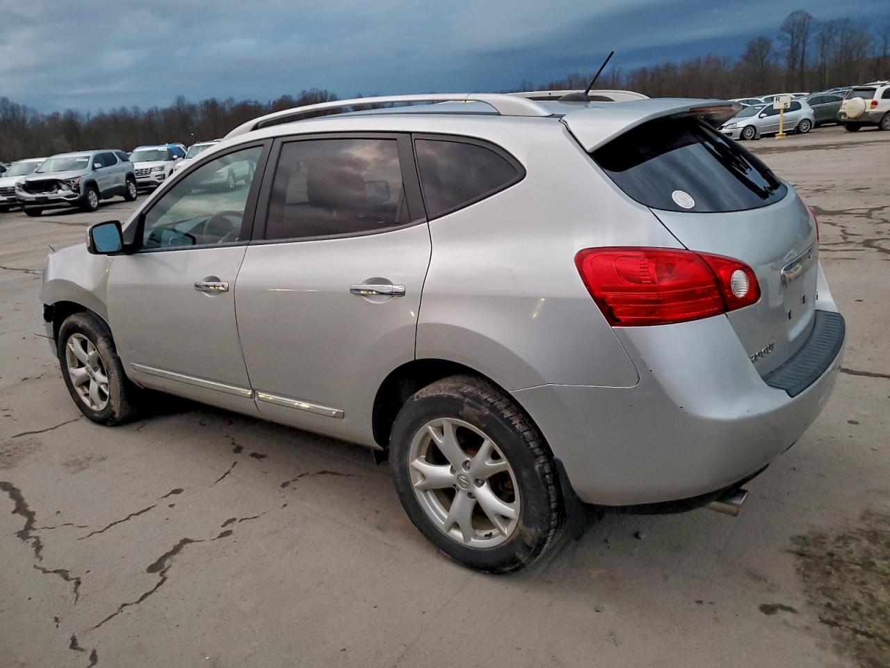2011 NISSAN ROGUE S photo 4
