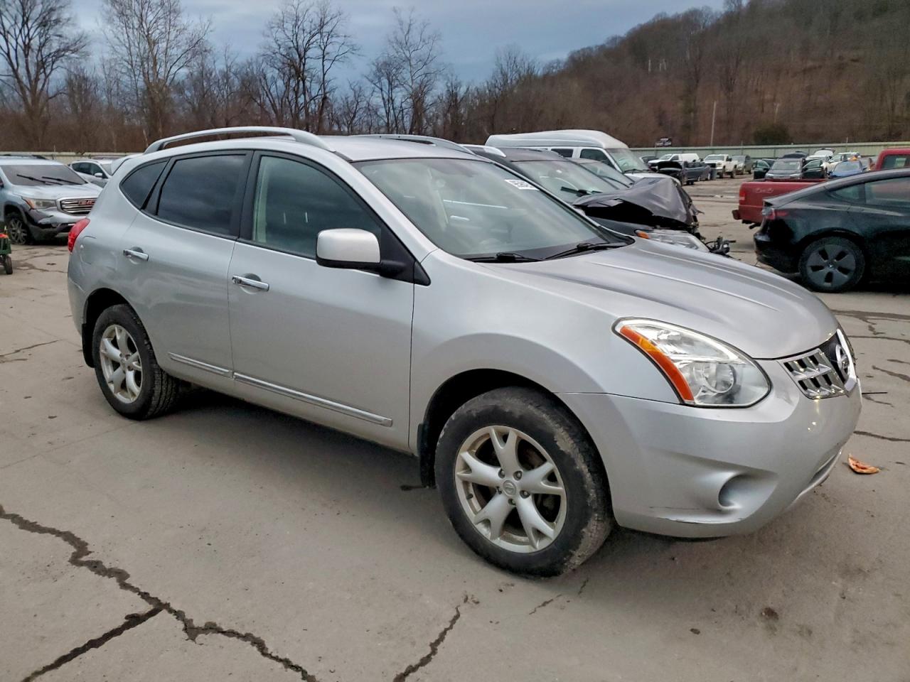 2011 NISSAN ROGUE S photo 10