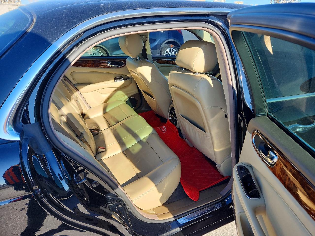 2005 JAGUAR XJR photo 10