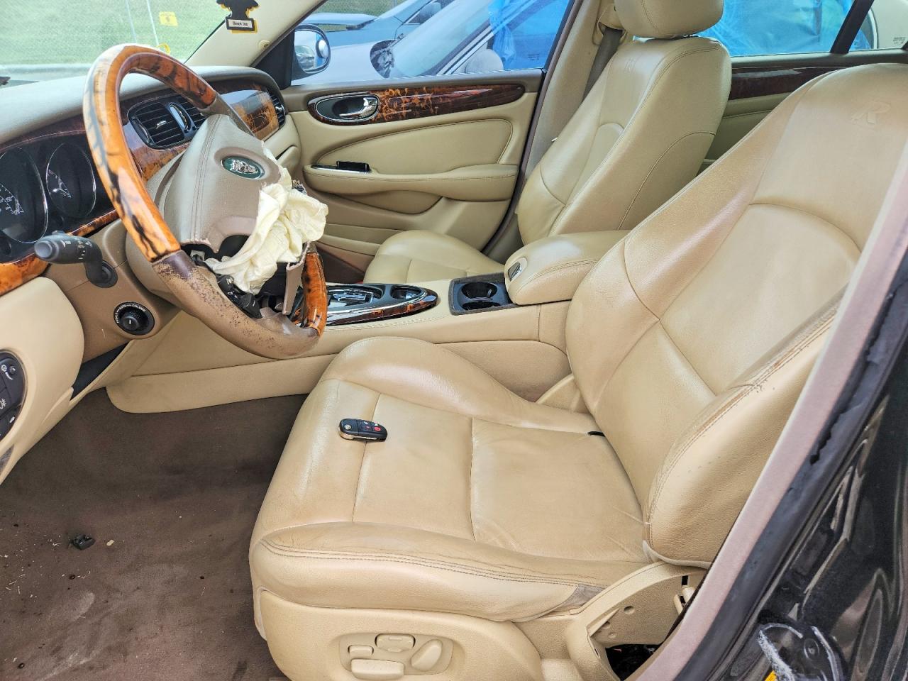 2005 JAGUAR XJR photo 7