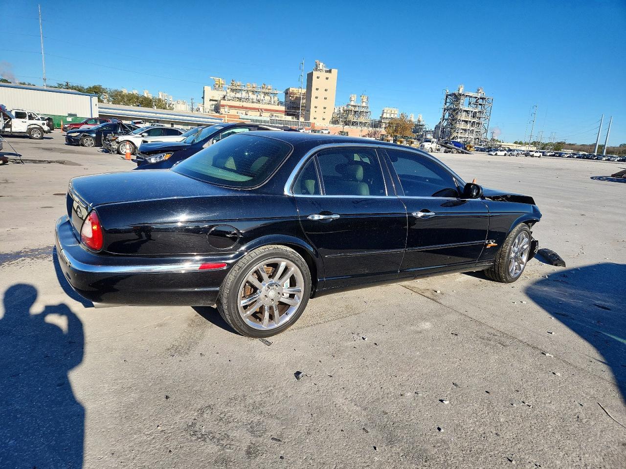2005 JAGUAR XJR photo 3