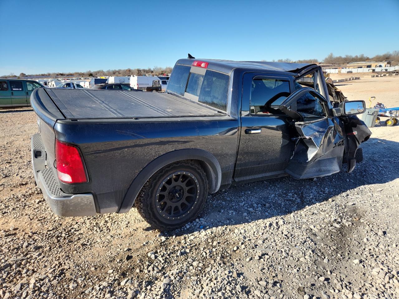 2014 RAM 1500 SLT photo 3