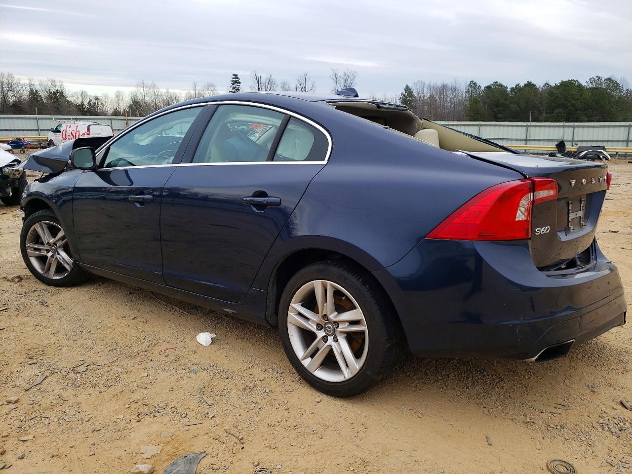 2015 VOLVO S60 PREMIER photo 4