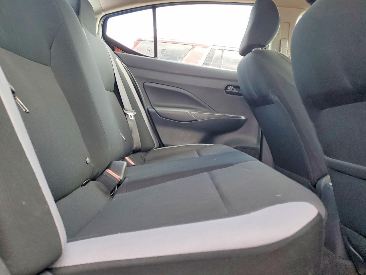 2025 NISSAN VERSA S photo 19