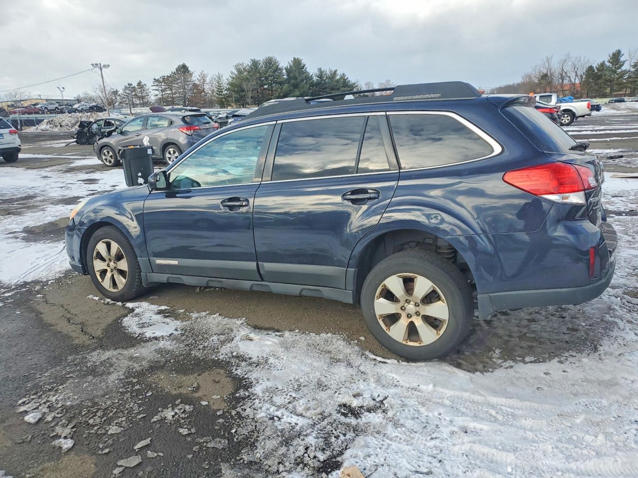 2012 SUBARU OUTBACK 2.5I PREMIUM photo 2