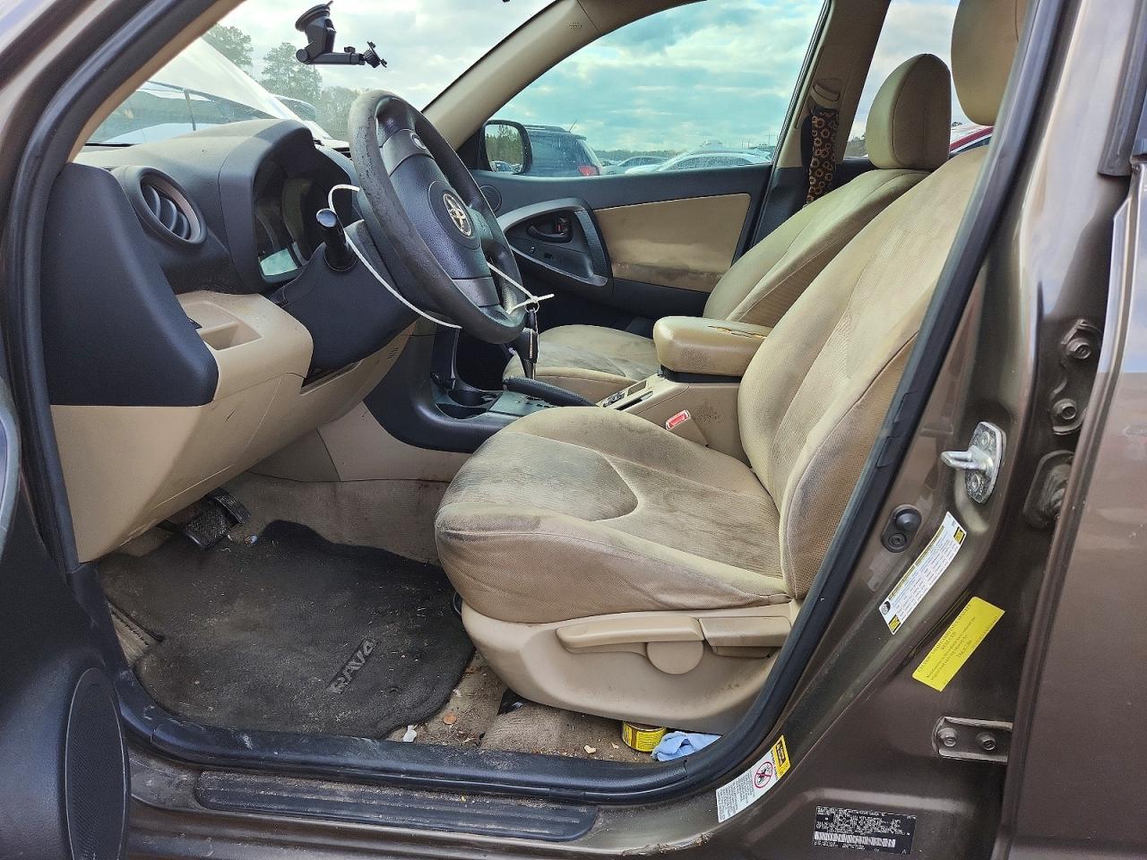 2010 TOYOTA RAV4 photo 13