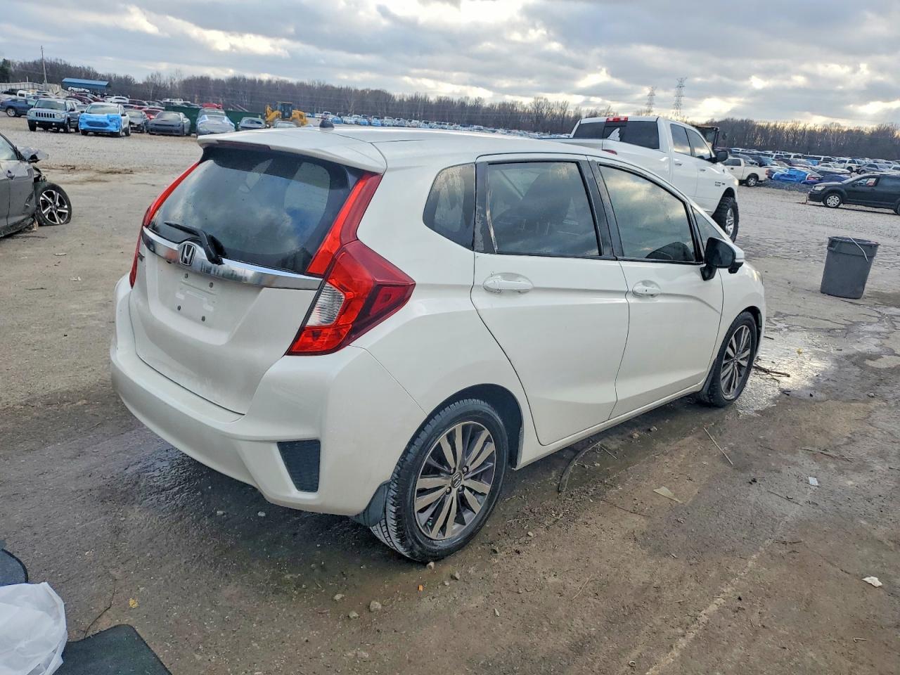 2015 HONDA FIT EX photo 3
