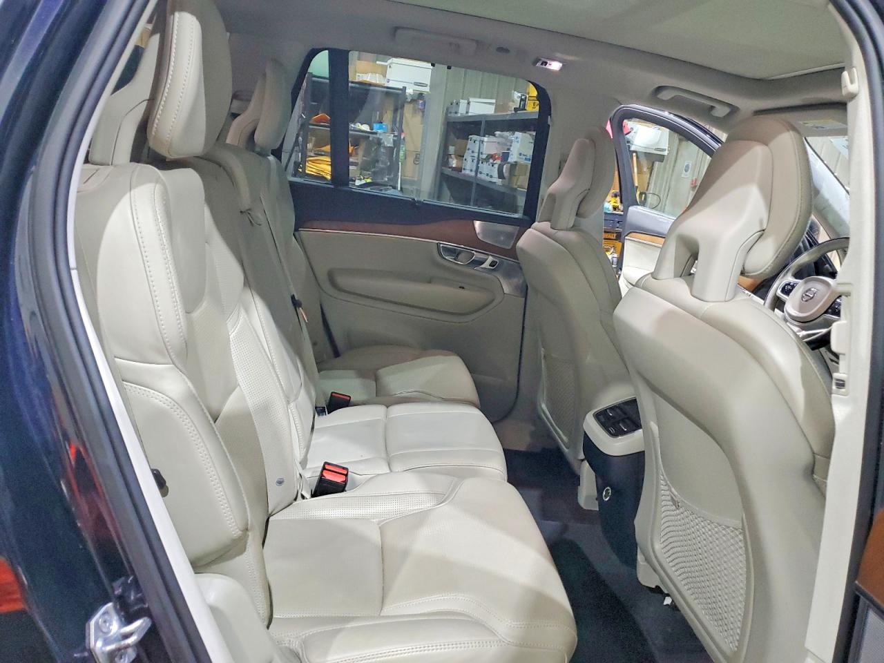 2017 VOLVO XC90 T6 photo 11