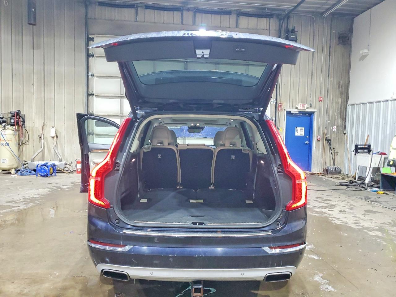 2017 VOLVO XC90 T6 photo 6