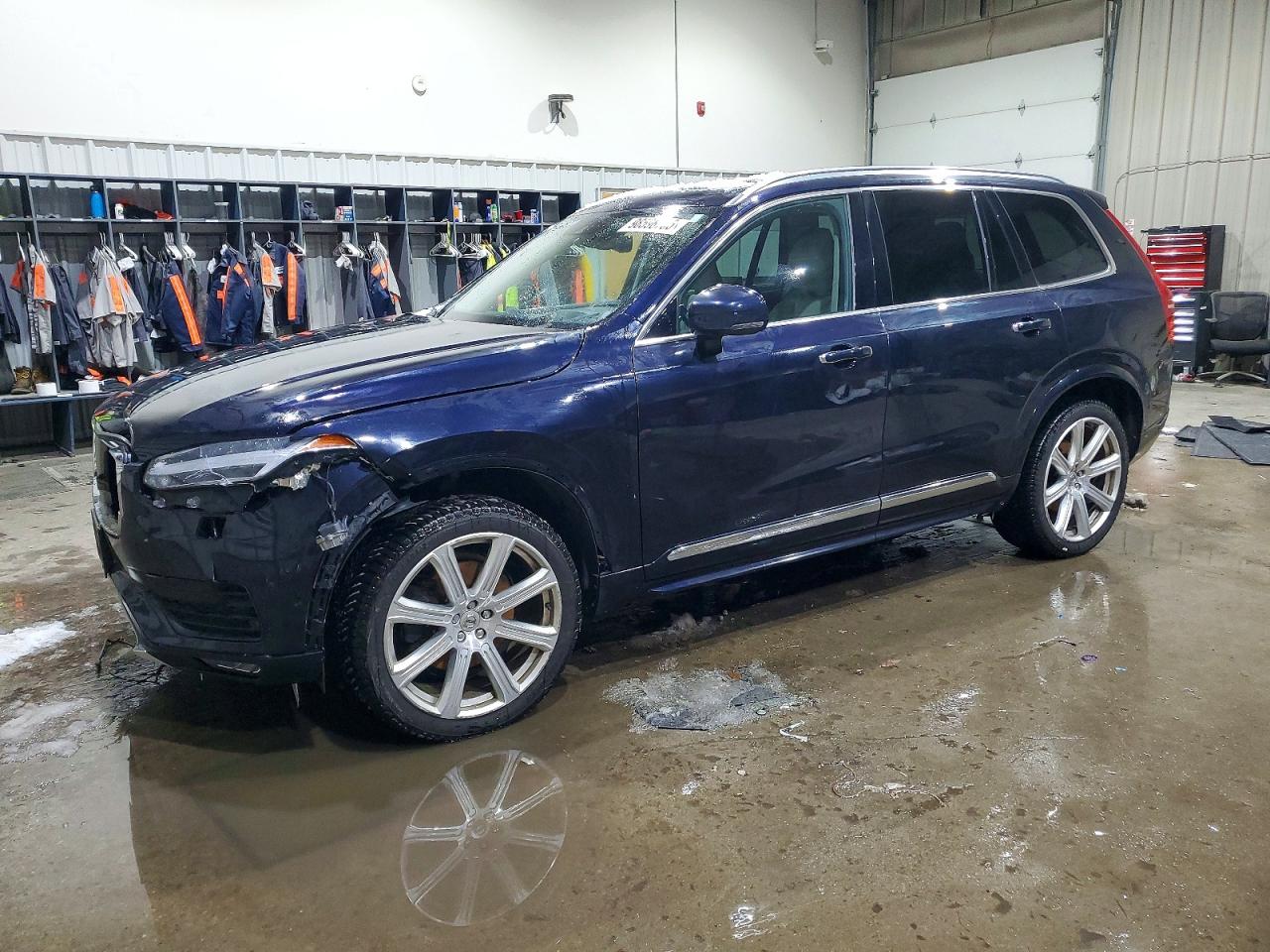 2017 VOLVO XC90