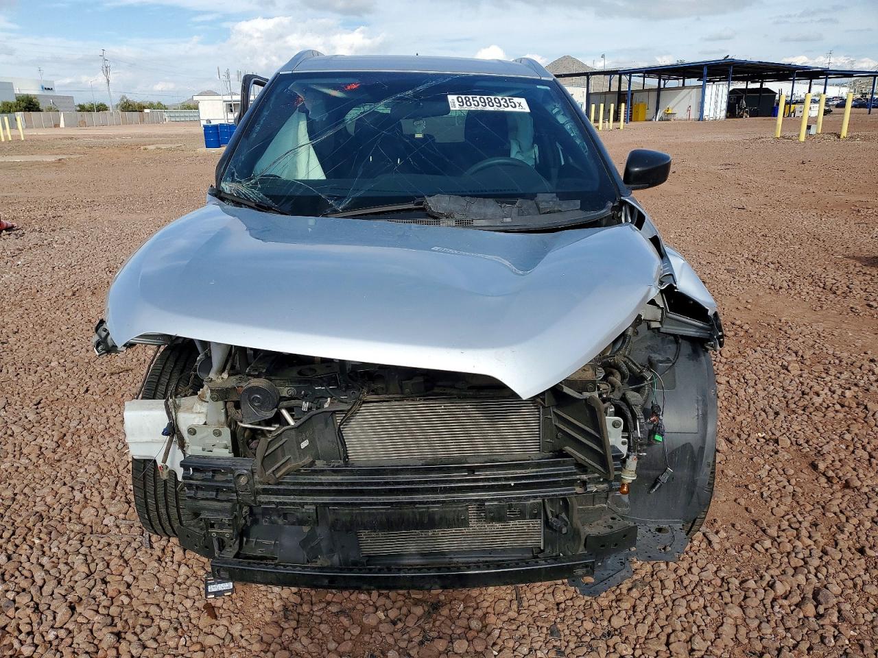 2019 NISSAN KICKS S photo 5