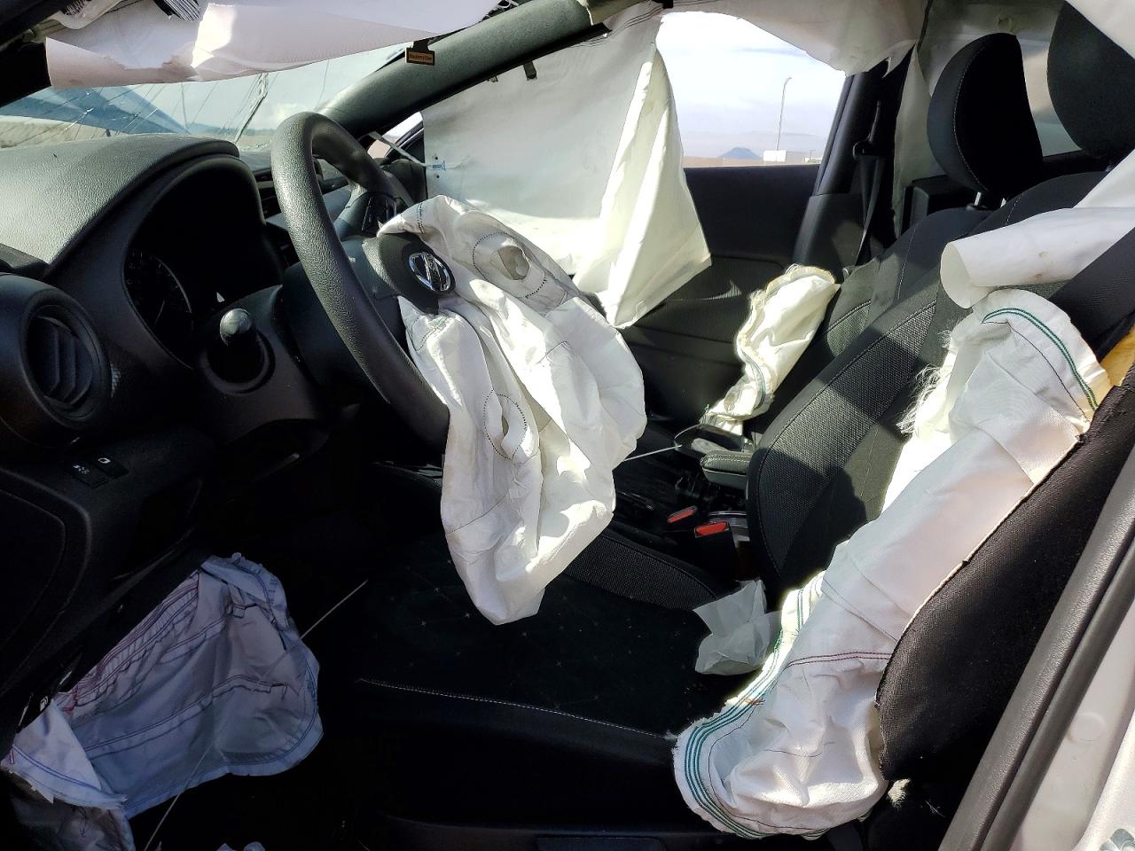 2019 NISSAN KICKS S photo 7