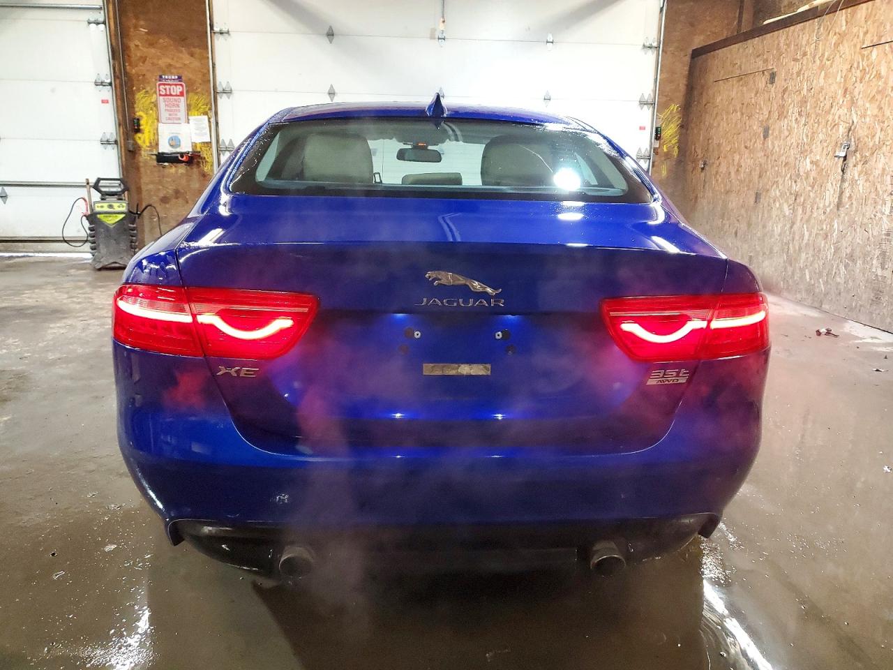 2017 JAGUAR XE PREMIUM photo 6