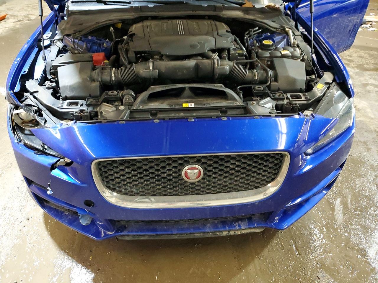 2017 JAGUAR XE PREMIUM photo 11