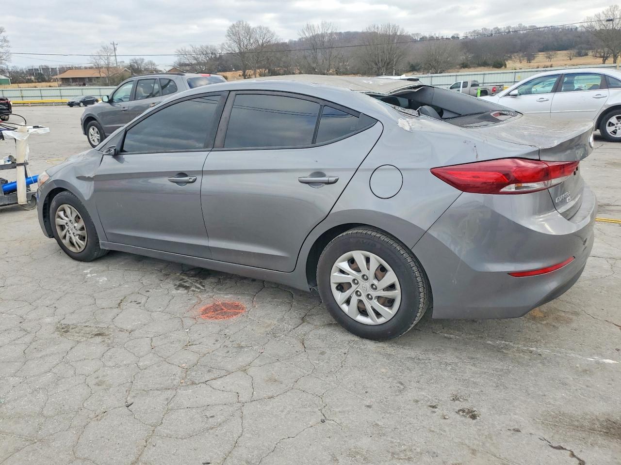2018 HYUNDAI ELANTRA SE photo 2