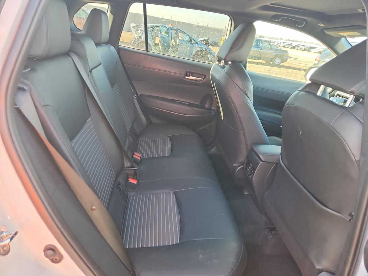 2025 TOYOTA COROLLA CROSS SE photo 11