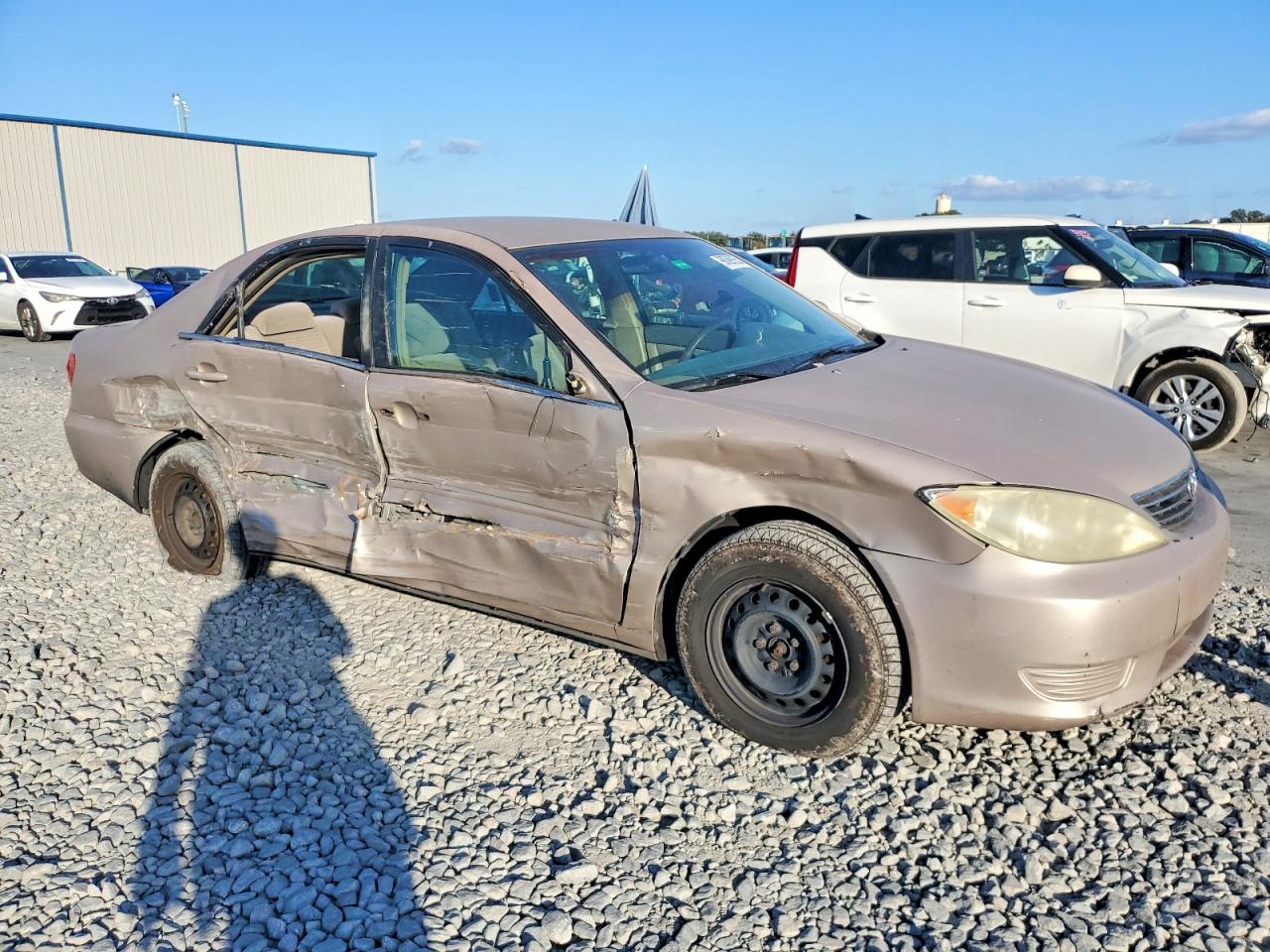 2006 TOYOTA CAMRY LE photo 4