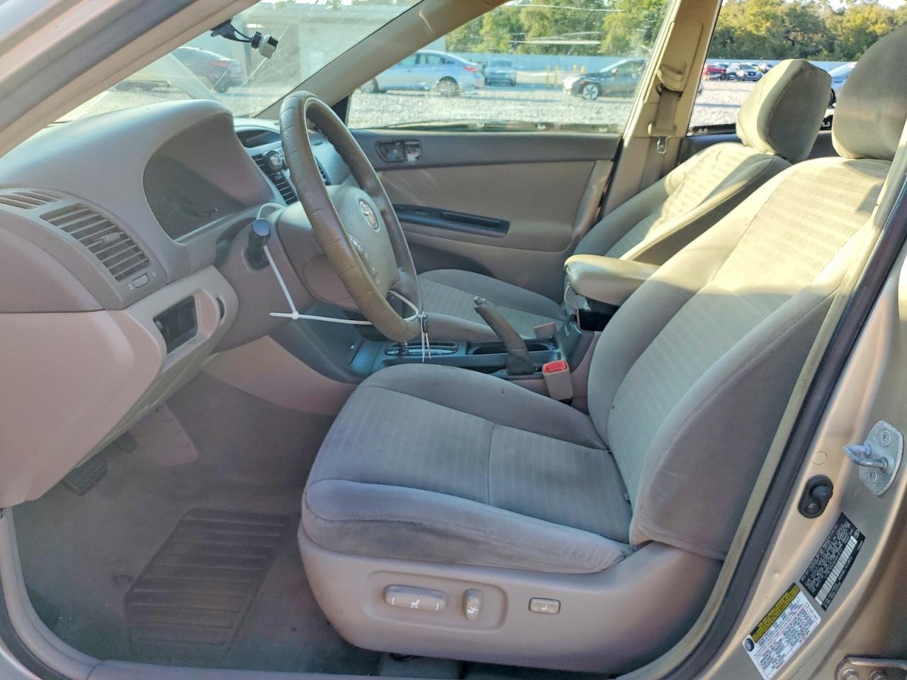 2006 TOYOTA CAMRY LE photo 7
