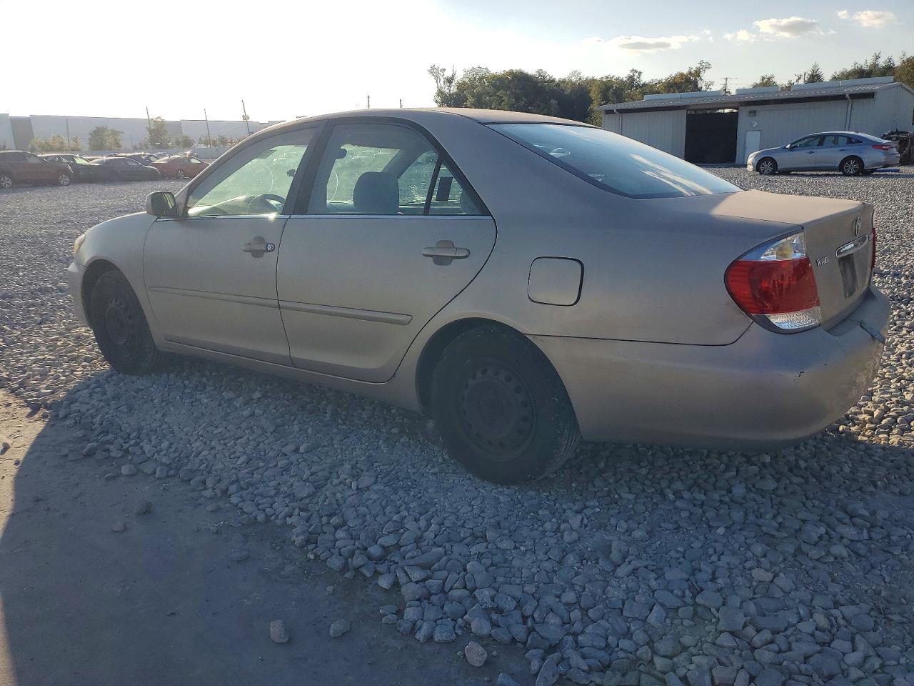 2006 TOYOTA CAMRY LE photo 2