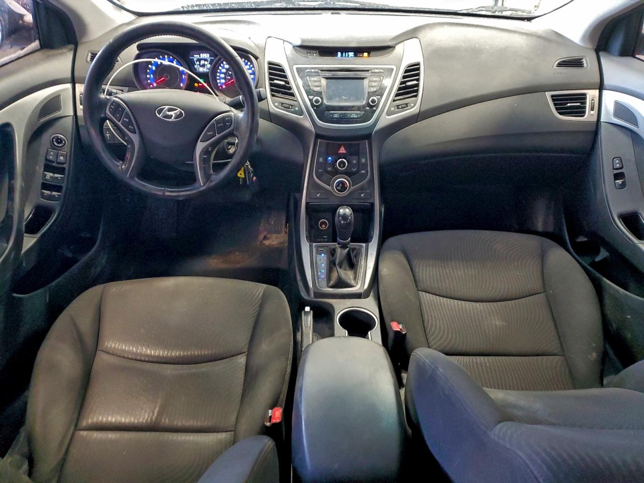 2016 HYUNDAI ELANTRA SE photo 8