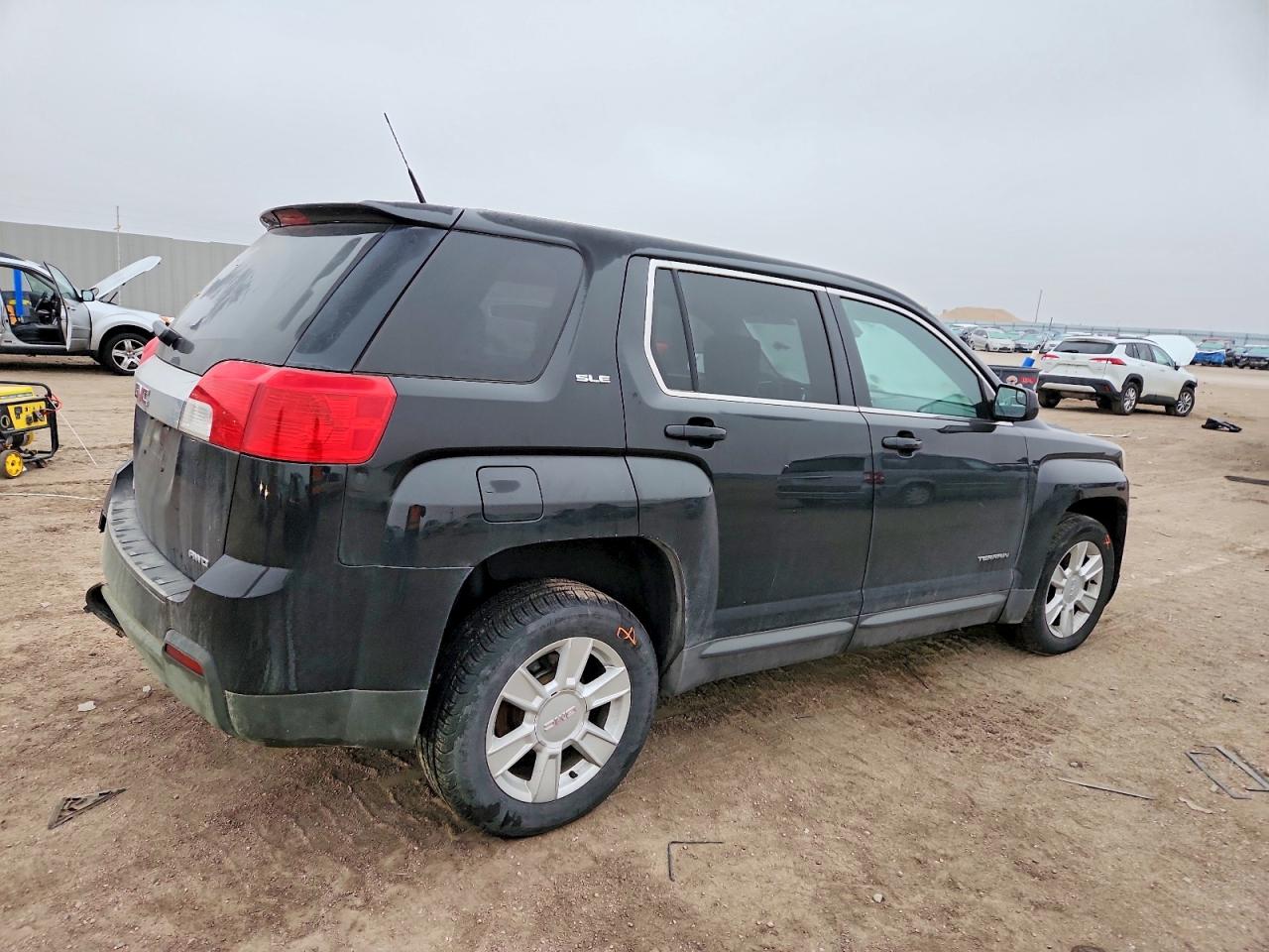 2013 GMC TERRAIN SLE photo 3