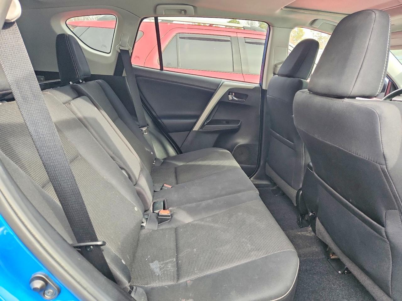 2016 TOYOTA RAV4 XLE photo 11