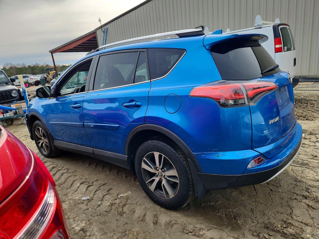 2016 TOYOTA RAV4 XLE photo 2