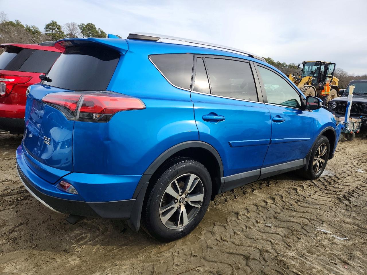 2016 TOYOTA RAV4 XLE photo 3