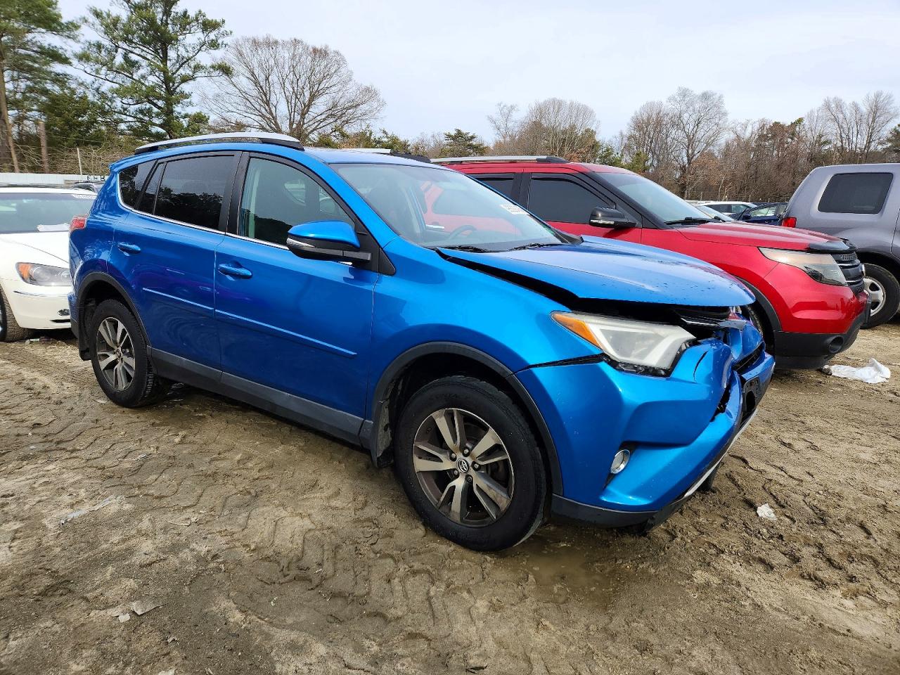 2016 TOYOTA RAV4 XLE photo 4