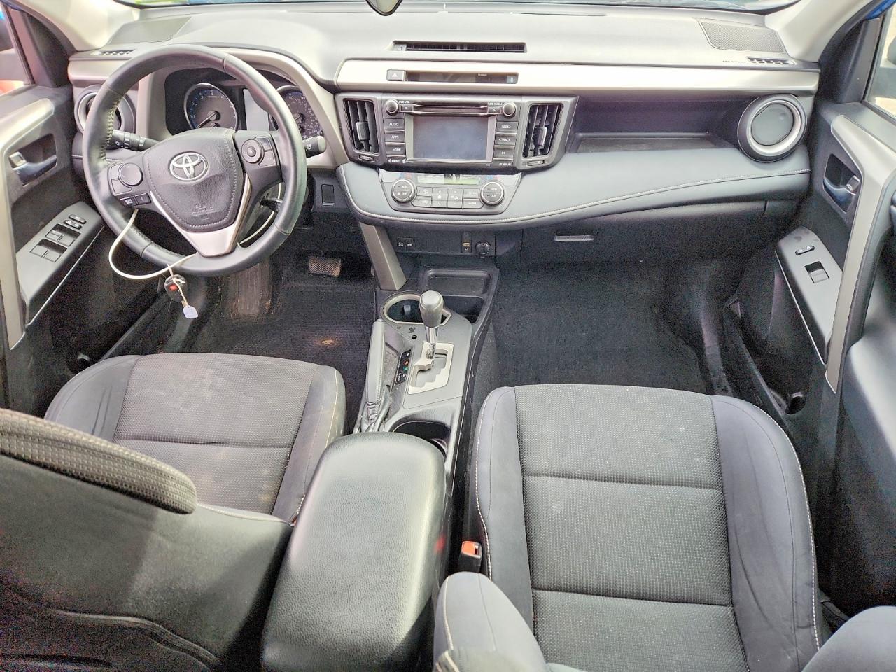 2016 TOYOTA RAV4 XLE photo 8