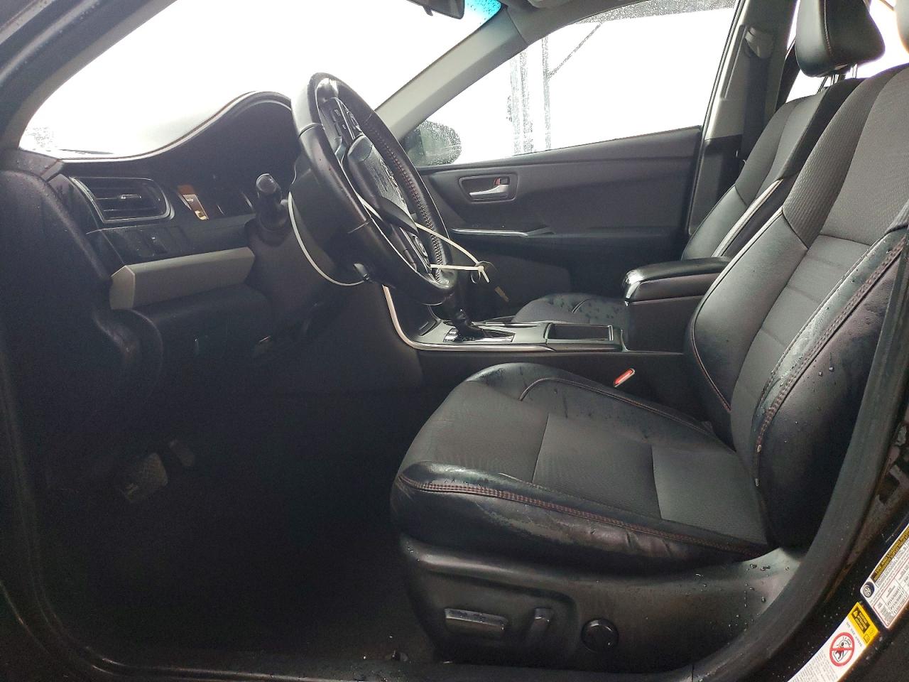 2016 TOYOTA CAMRY LE photo 7