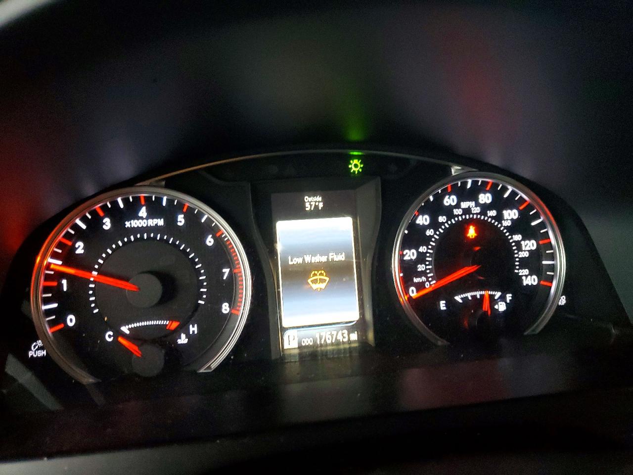 2016 TOYOTA CAMRY LE photo 9