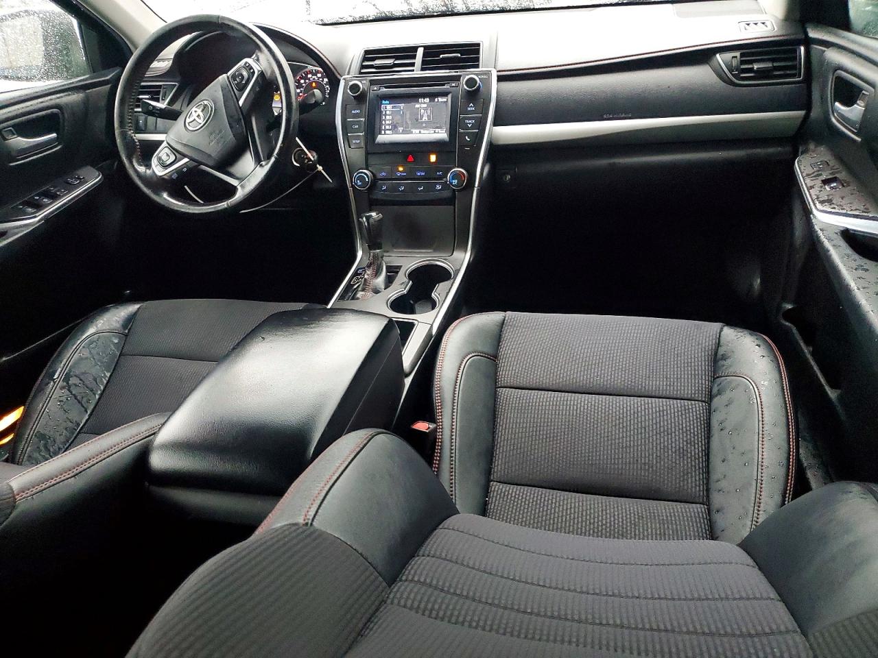 2016 TOYOTA CAMRY LE photo 8