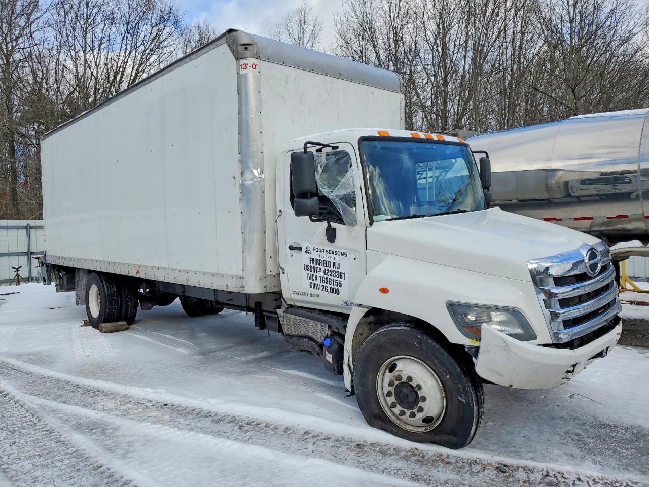 2020 HINO 268A BOX TRUCK photo 4