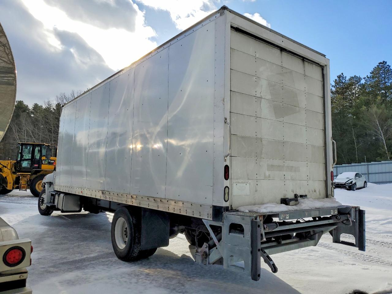 2020 HINO 268A BOX TRUCK photo 2