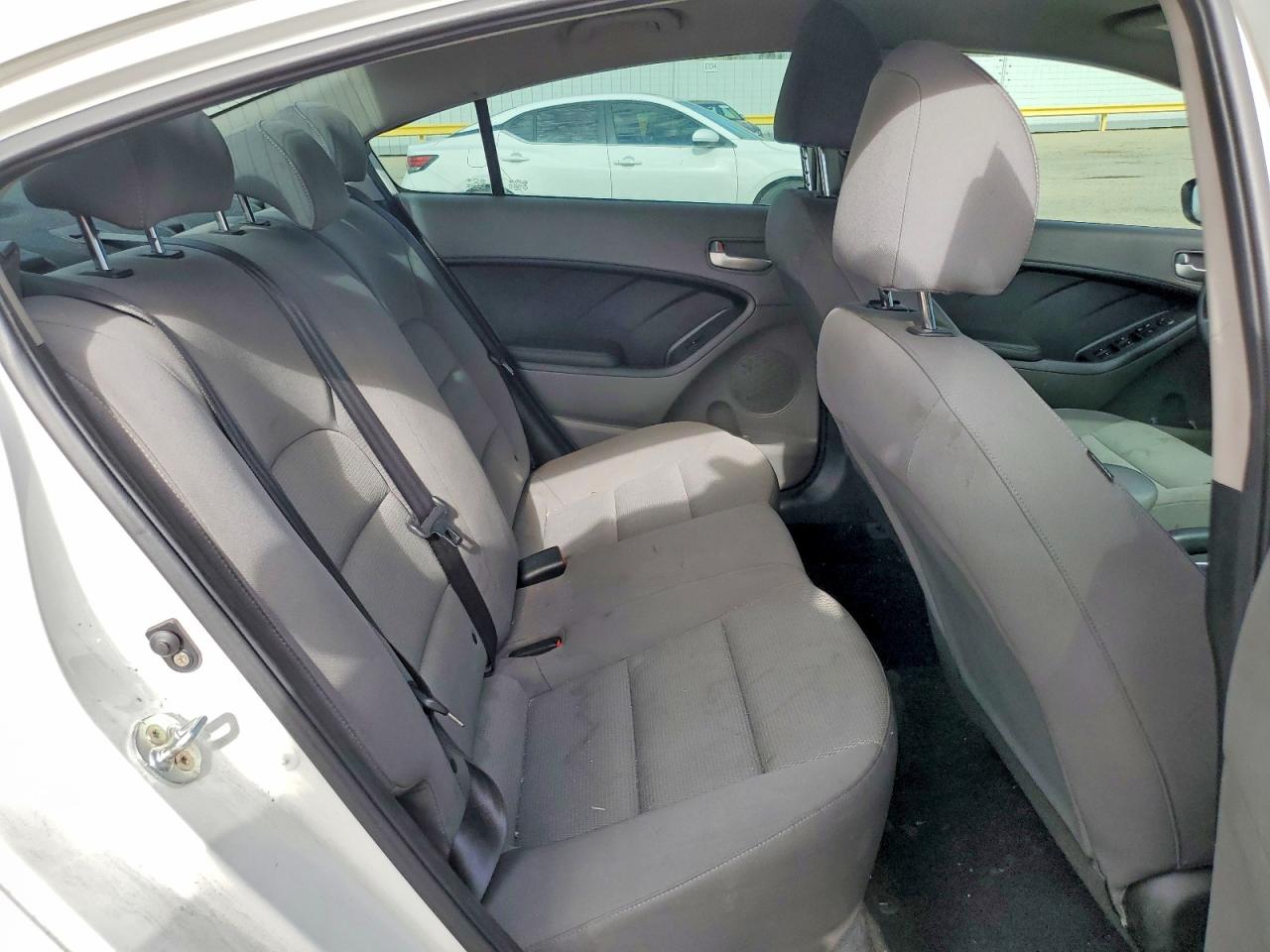 2017 KIA FORTE LX photo 10