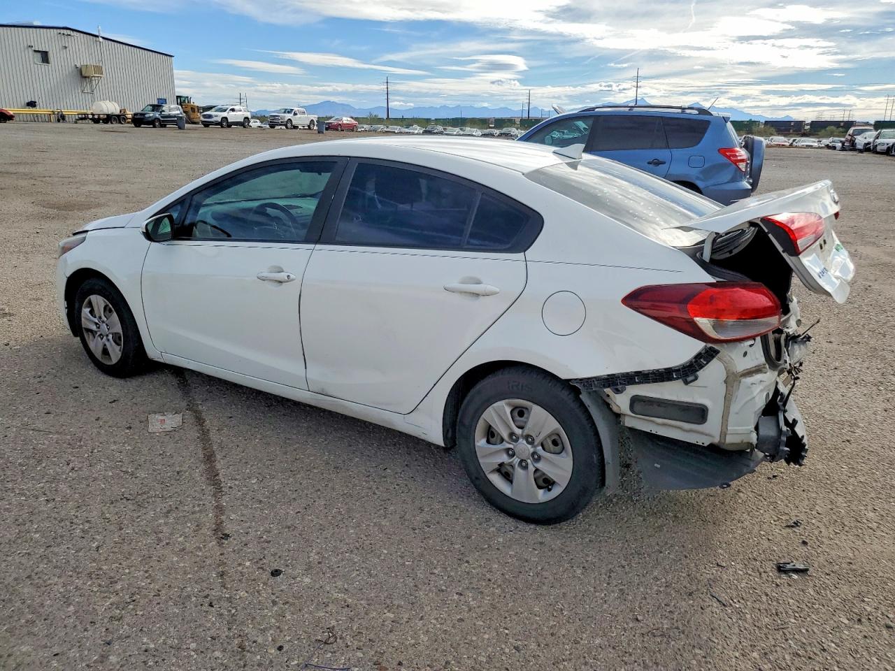 2017 KIA FORTE LX photo 2