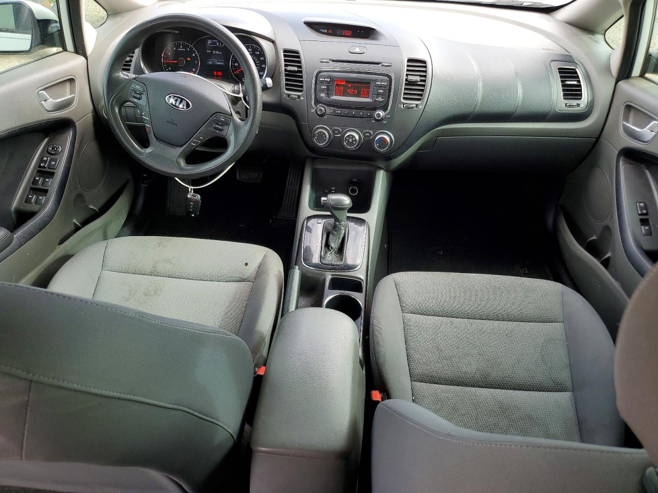 2017 KIA FORTE LX photo 8