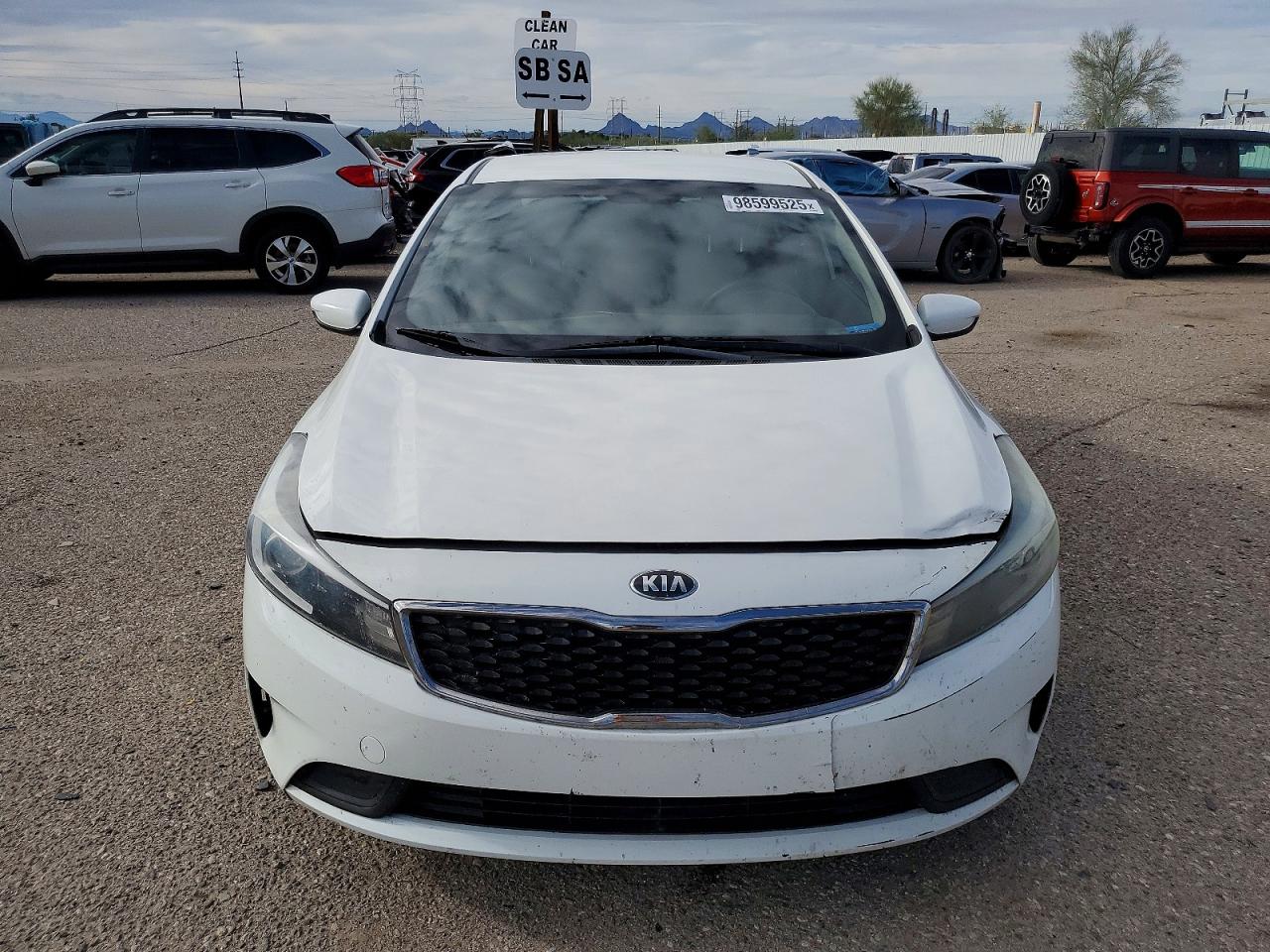 2017 KIA FORTE LX photo 5